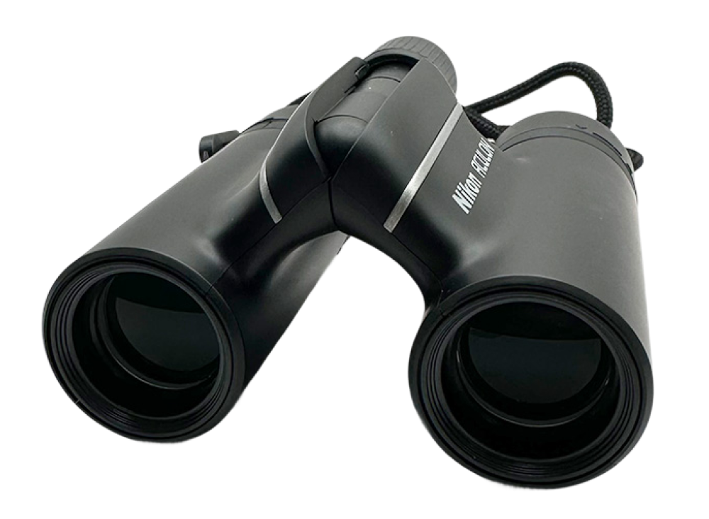 Nikon Aculon T01 dalekozor u crnoj boji, pogodan za promatranje prirode i sportskih događaja.