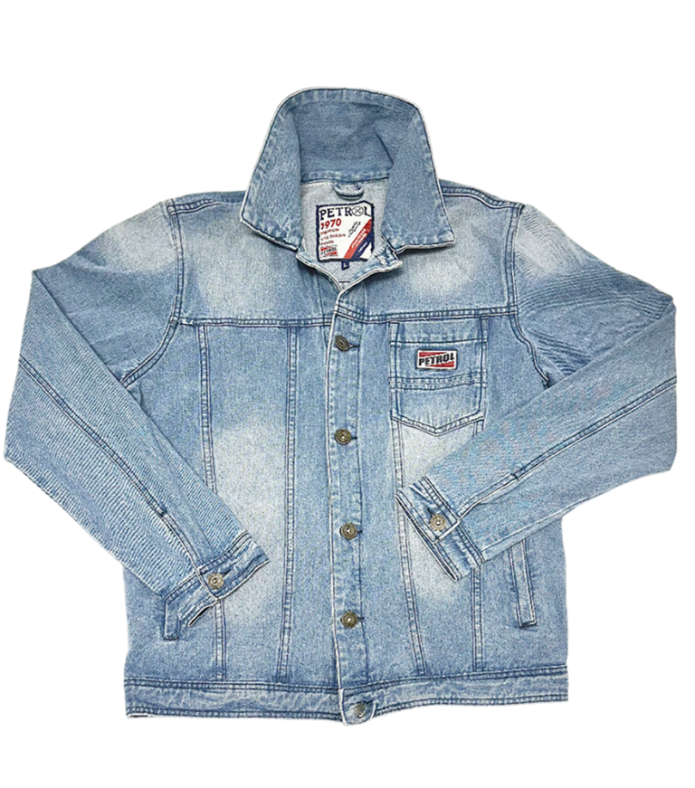 Petrol Denim-takki, vaaleansininen farkkutakki katumuotiin, trendikäs valinta arkeen.