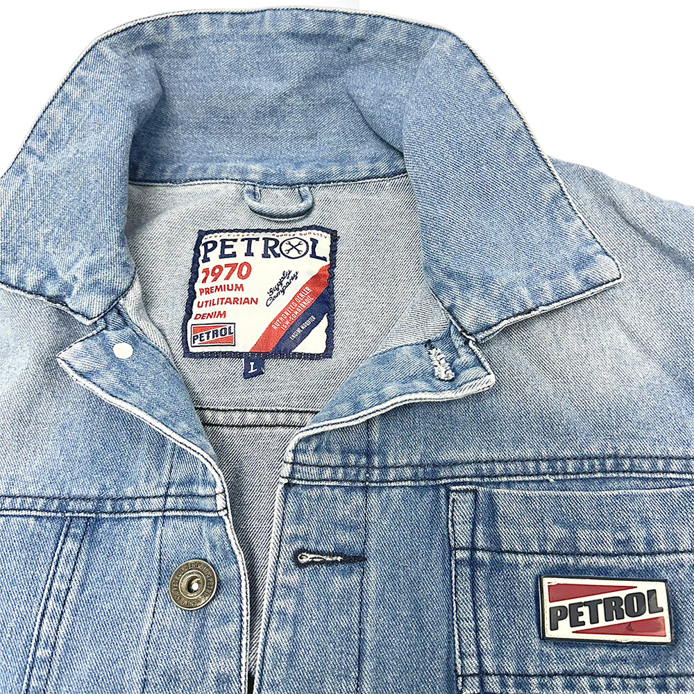Petrol Denim-takki vaaleansininen, trendikäs valinta katumuotiin.
