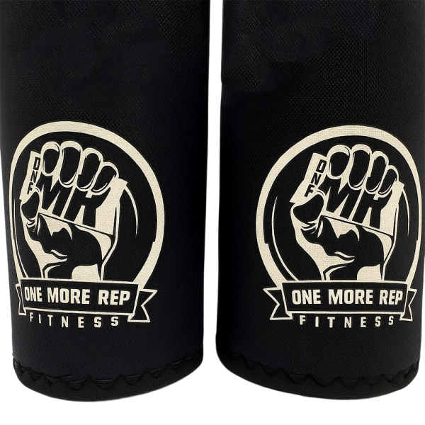 One More Rep štitnici za koljena za fitness, crni dizajn s logom, idealni za wellness i zaštitu pri vježbanju.