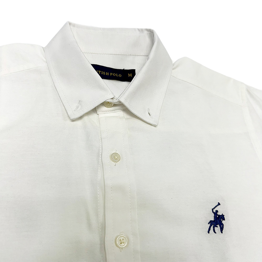 Valkoinen miesten puuvillapaita, lyhythihainen, British Polo -logo rinnassa.