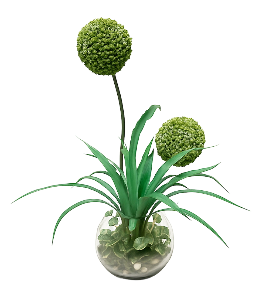 Arrangement topiaire artificiel pour décoration événementielle dans un pot en verre avec feuillage vert.