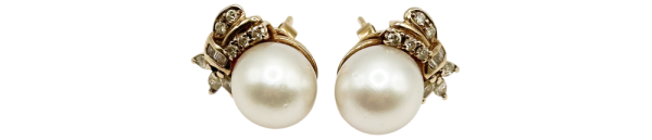 Guldörhängen med pärla och diamantdetaljer, elegant pärla örhänge för fest och vardag.