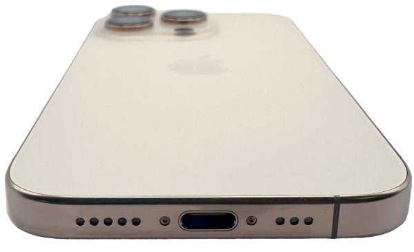 iPhone 16 Pro tilbud på iphones – elegant design og avanceret teknologi, set fra bunden