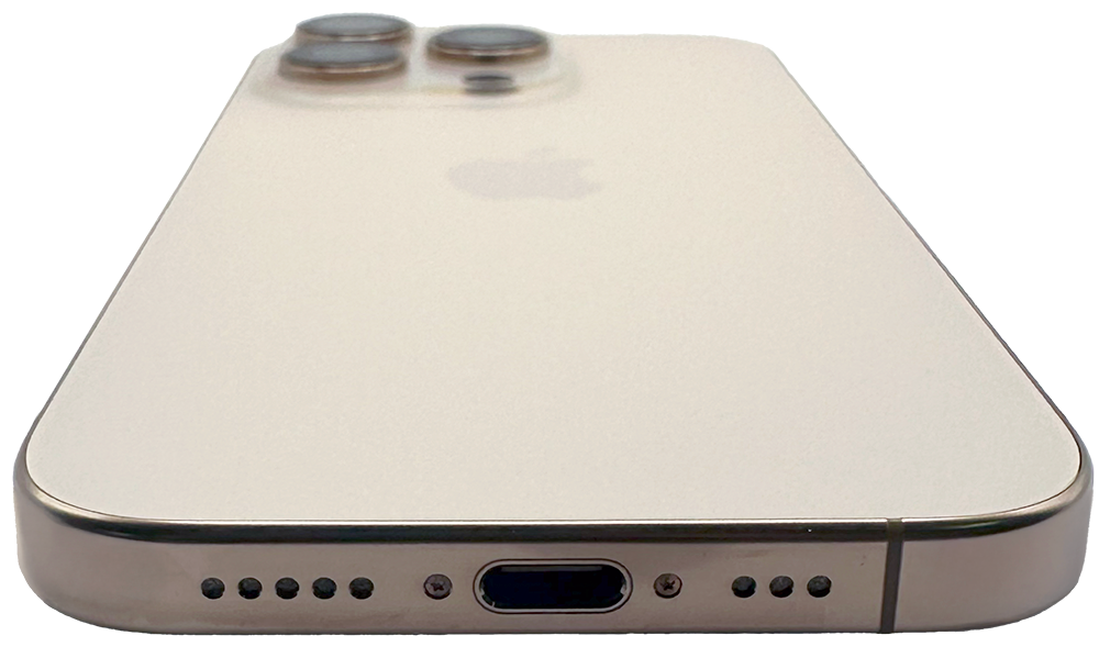 iPhone 16 Pro hinta ja ominaisuudet – kuva puhelimen alareunasta ja kameroista