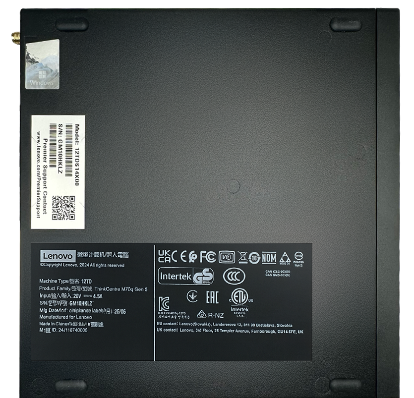 ThinkCentre M70q Gen 5 pöytätietokoneen pohja, jossa näkyvät laitteen tekniset tiedot.