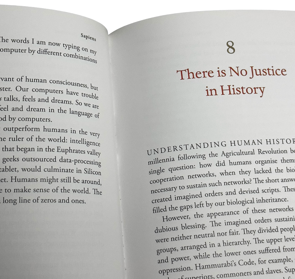Avoin Sapiens-tietokirja; aukeamalla luku "There is No Justice in History".