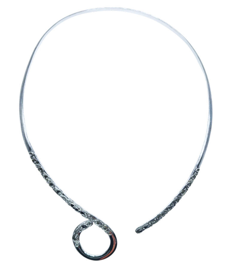 Dây chuyền bạc vòng cổ hở thiết kế độc đáo, chất liệu bạc sáng bóng, phù hợp thời trang hiện đại.