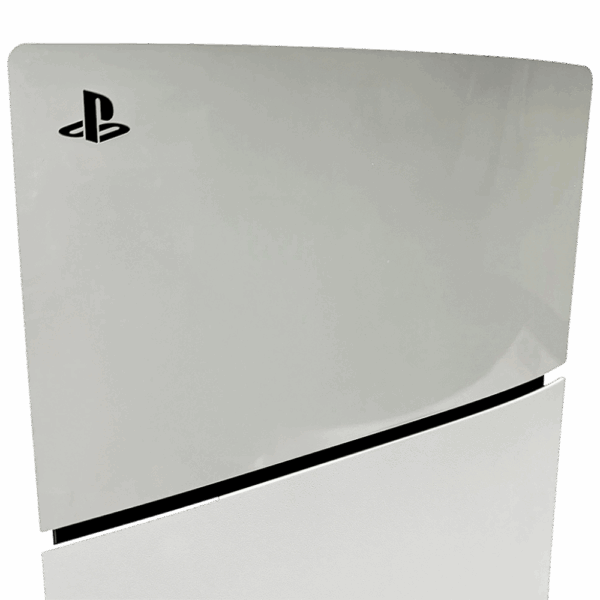 Detall de la carcassa blanca i el logotip del nou model PlayStation 5 Slim per comprar playstation 5 slim.