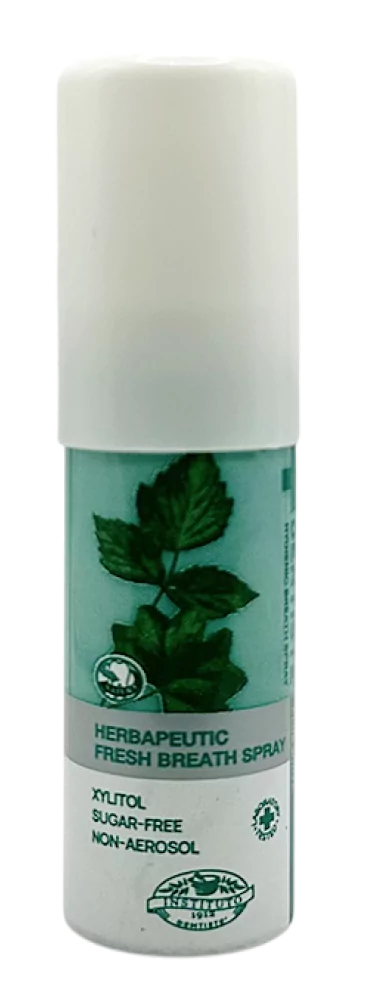 Semburan Nafas Segar Dentiste Plus dengan gambar daun pudina pada botol, untuk kesegaran nafas.