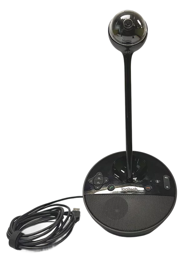 Konferenční kamera Logitech BCC950 s mikrofonem a ovládacími tlačítky, vedle USB kabel.