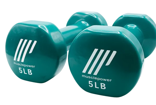 Zaļš Muscle Power hantelis ar 5 lb apzīmējumu, piemērots spēka treniņiem.