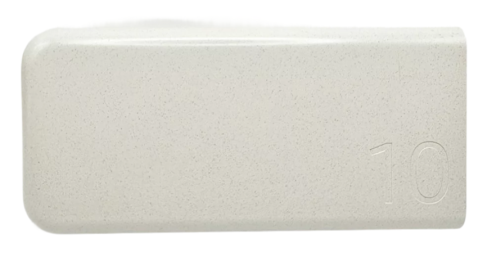 Samsung Varavirtalähde, valkoinen suorakulmainen muotoilu ja kohokuvioitu luku 10.