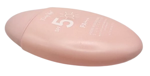 Fairy Skin Ljusgivande Solkräm SPF50 PA+++, rosa flaska, produktbild mot vit bakgrund.