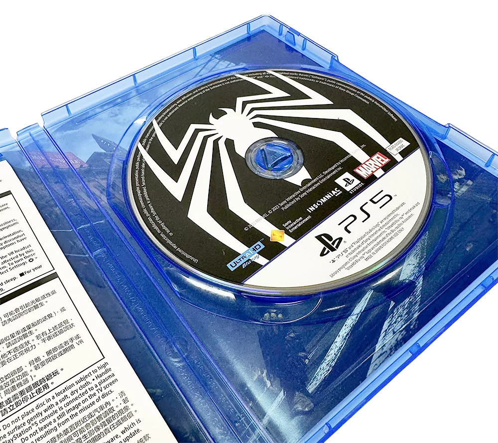 PS5 Marvel Spiderman 2-spel i öppen blå fodral med skivan synlig och tydlig spindellogga.