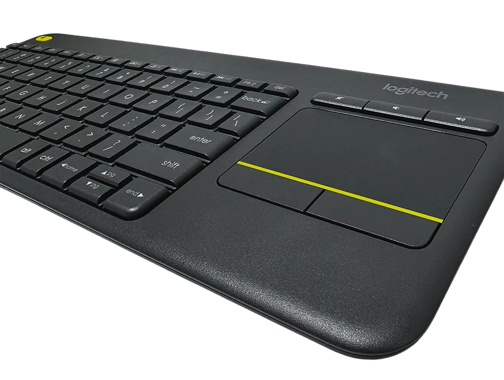 Logitech K400 Klawiatura Bezprzewodowa z touchpadem, widok z bliska na klawisze i panel dotykowy.