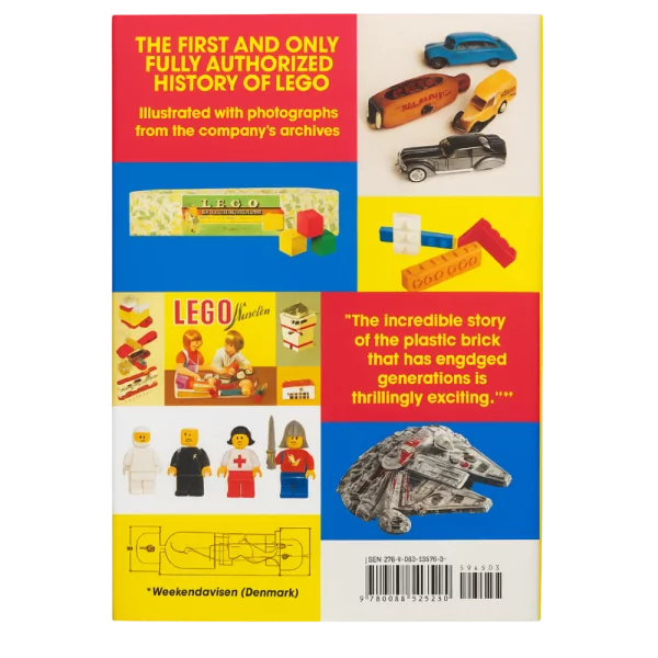 Baksidan av boken "The LEGO Story" med bilder på LEGO-modeller och citat om företagets historia.